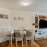 Zentrale Mit Balkon Appartement *