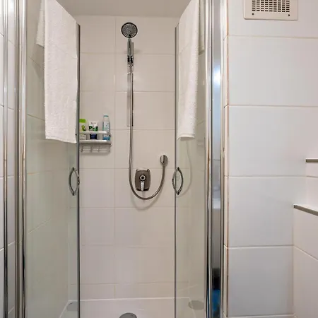 Zentrale Mit Balkon *