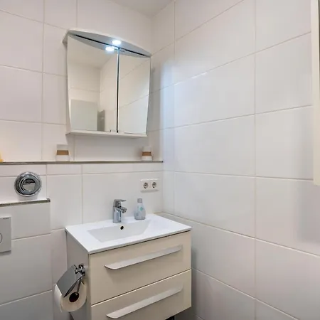 Zentrale Mit Balkon *